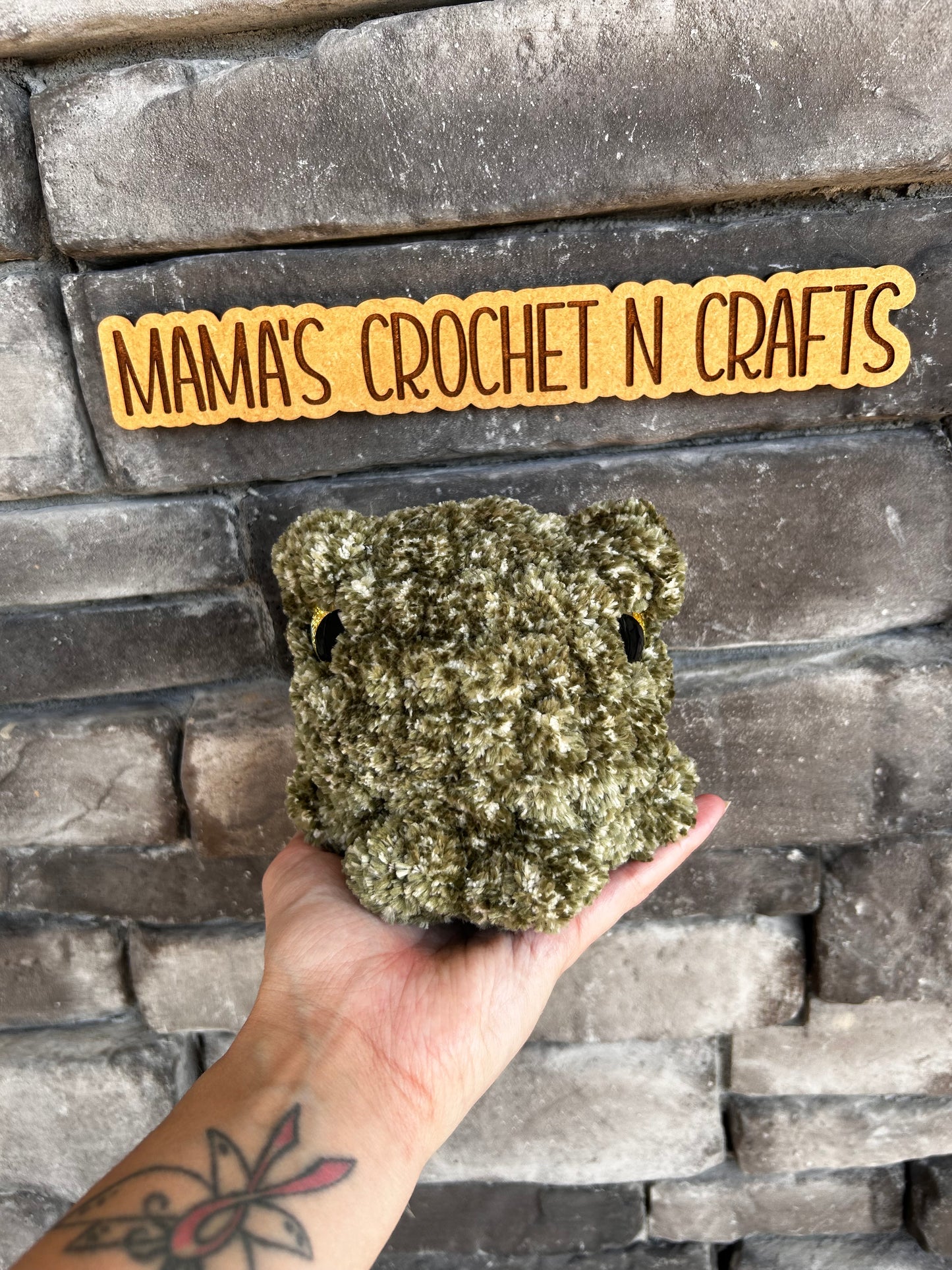 Squatty frog