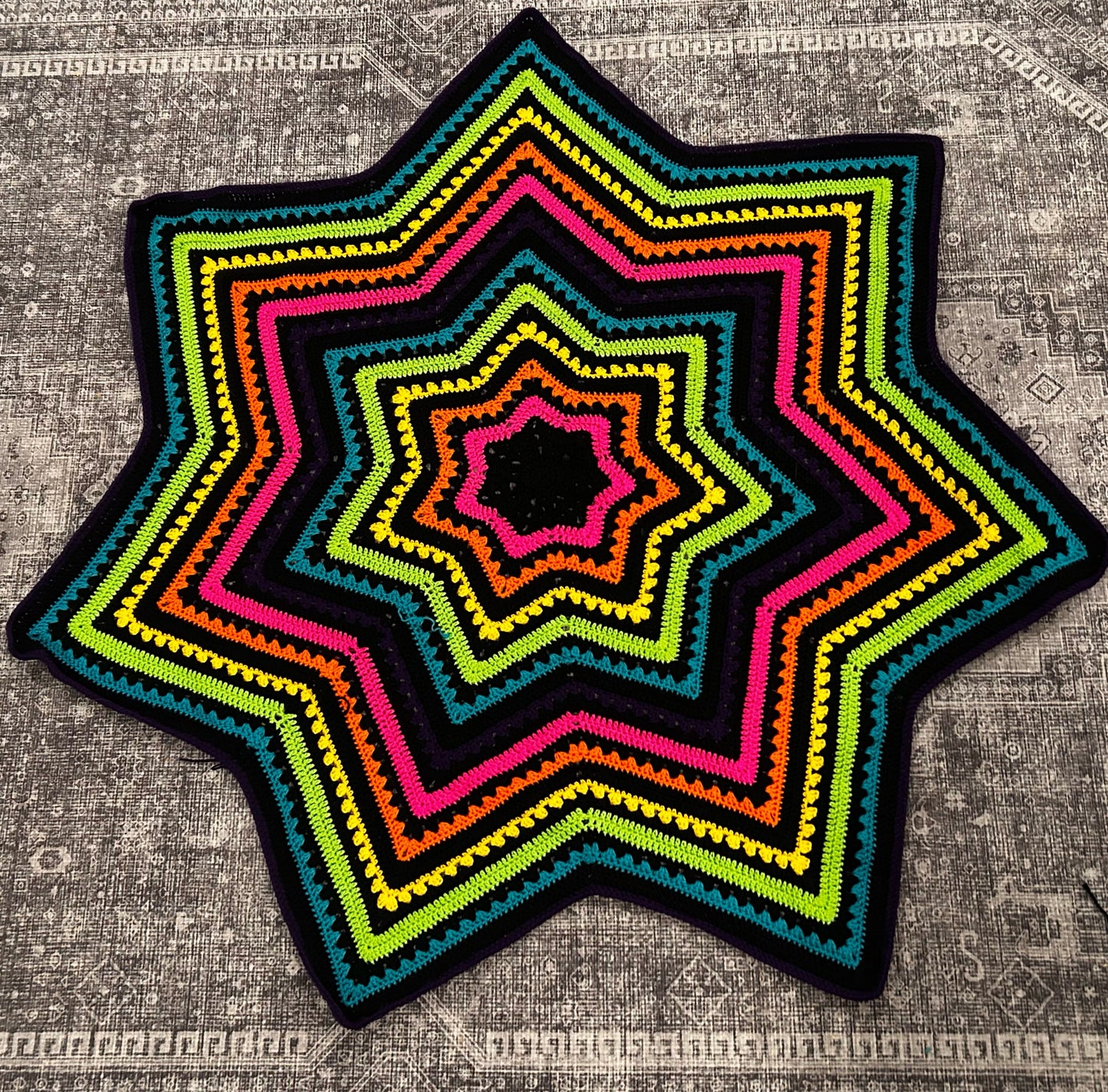 Neon star blanket