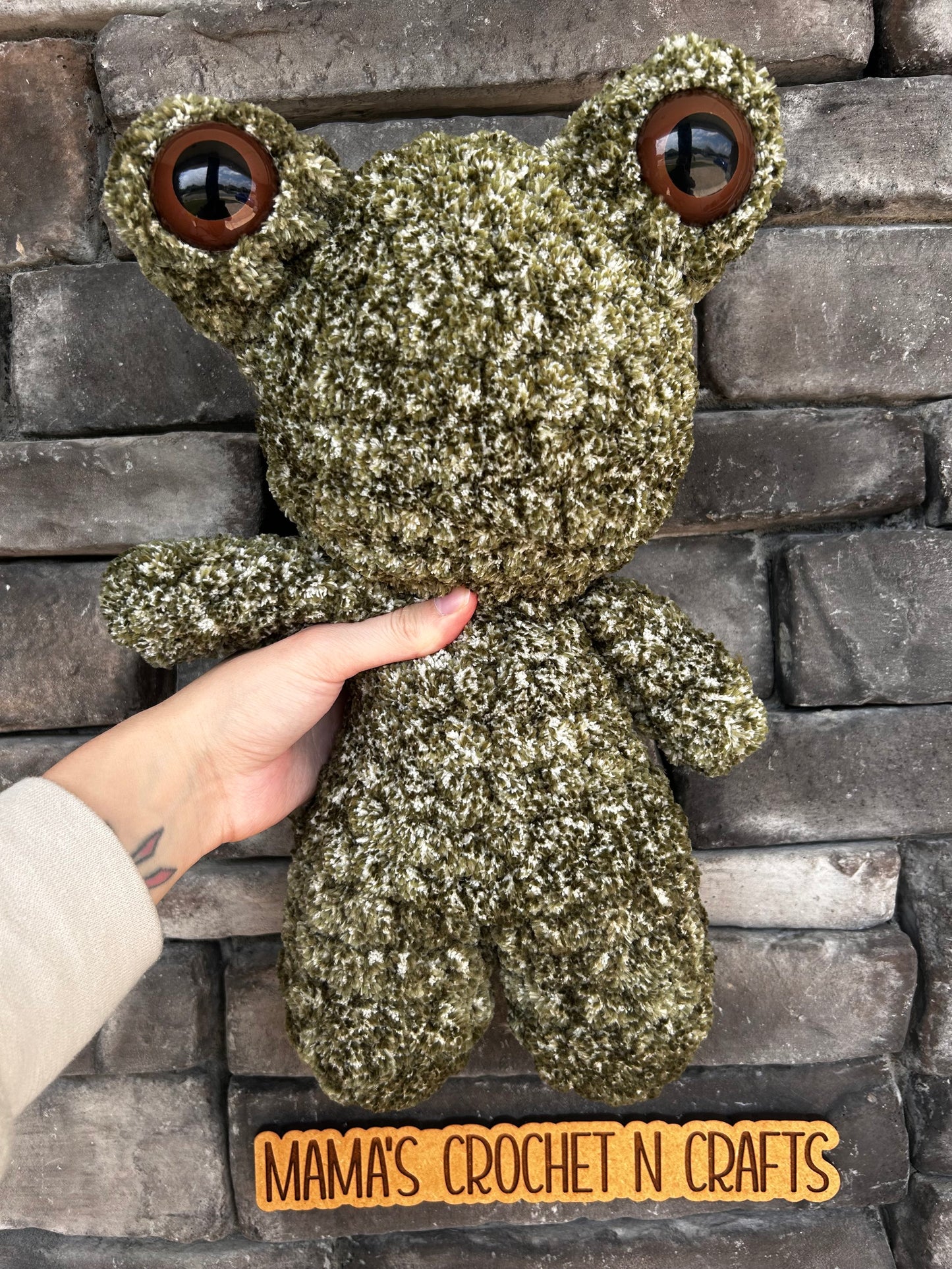 Baby frog (jumbo yarn)