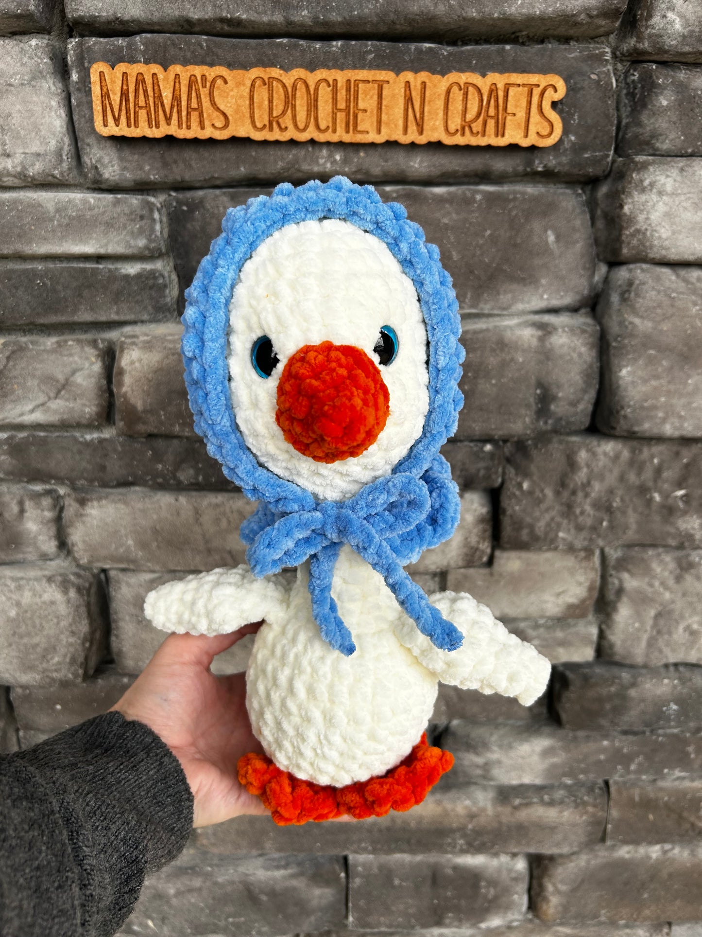 Goose in bonnet