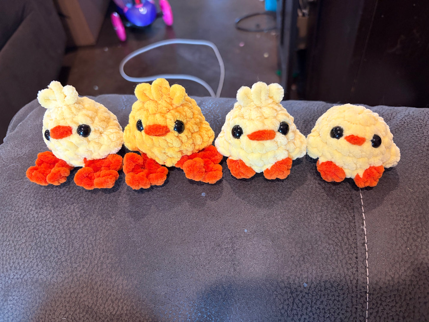 Mini chicks