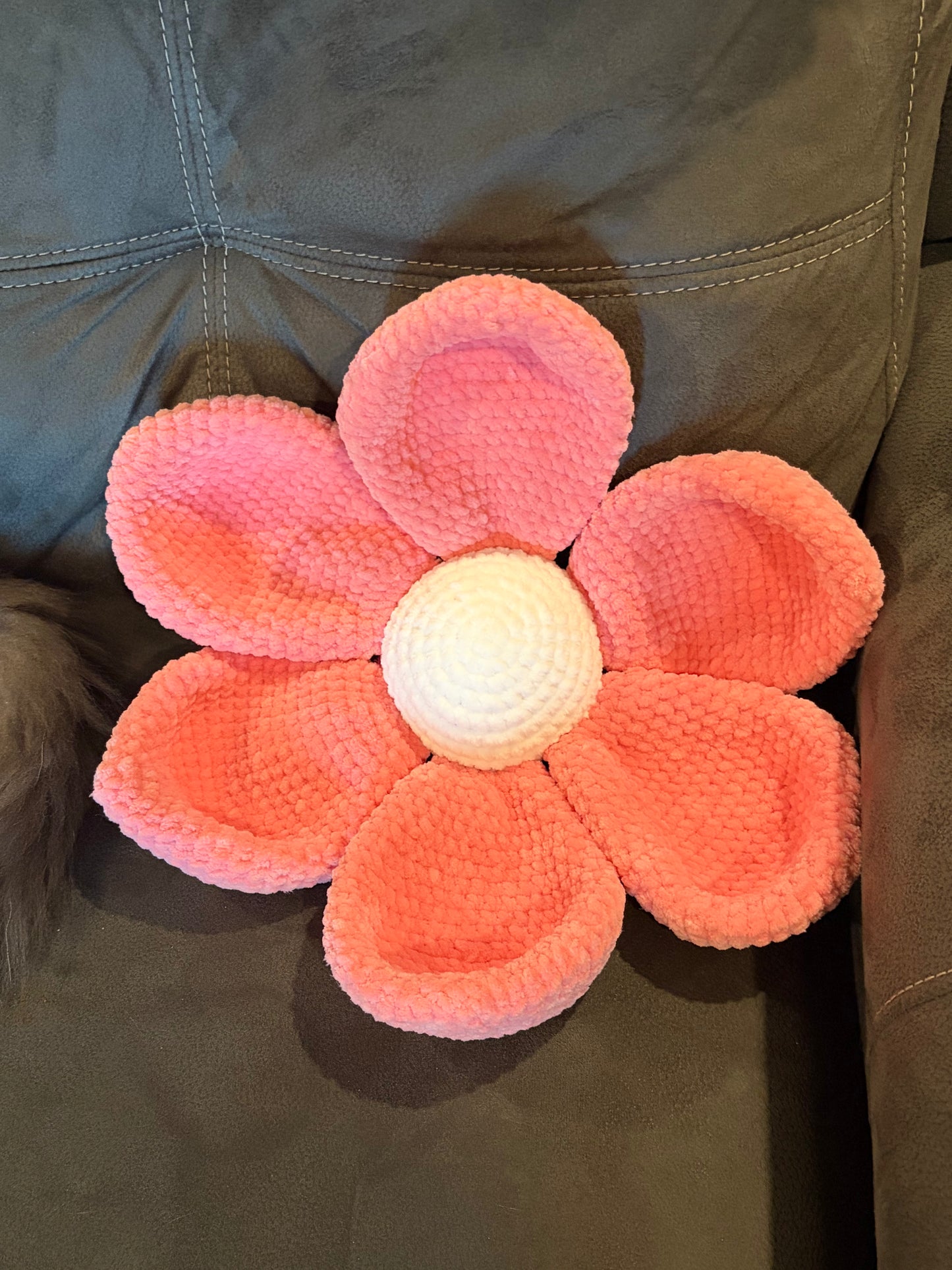 Large daisy pillow