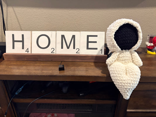 Momo the shelf ghost